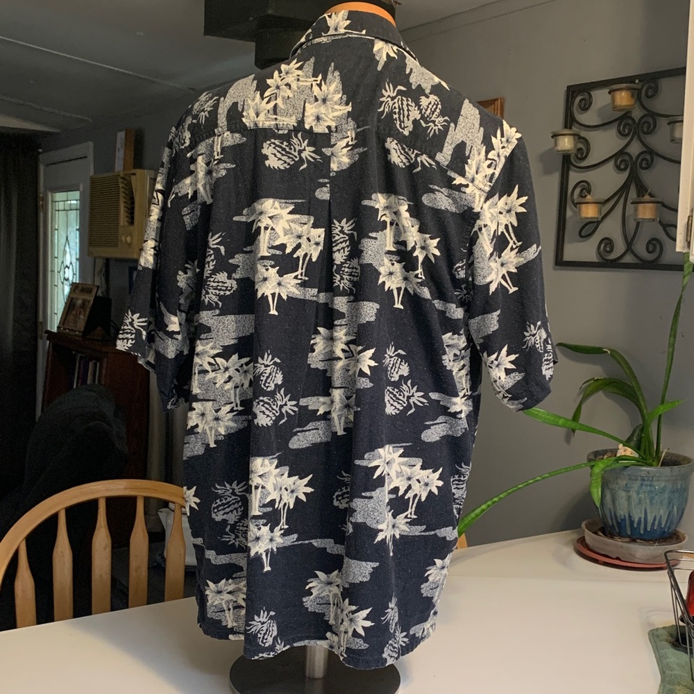 Washable Silk Men's Black and White Hawaiian Shirt - Picture 2 of 7